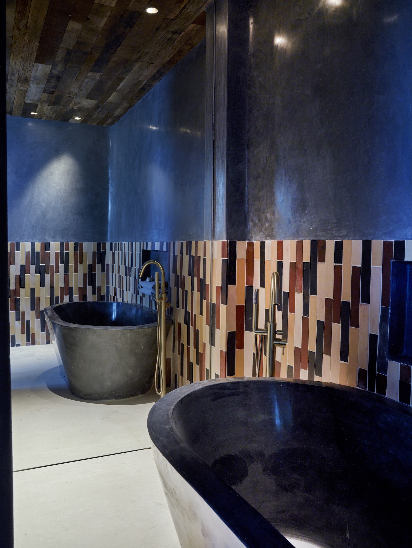 Resa Estates Ibiza koop sale Cala Moli villa seaviews modern bathroom tub.jpg